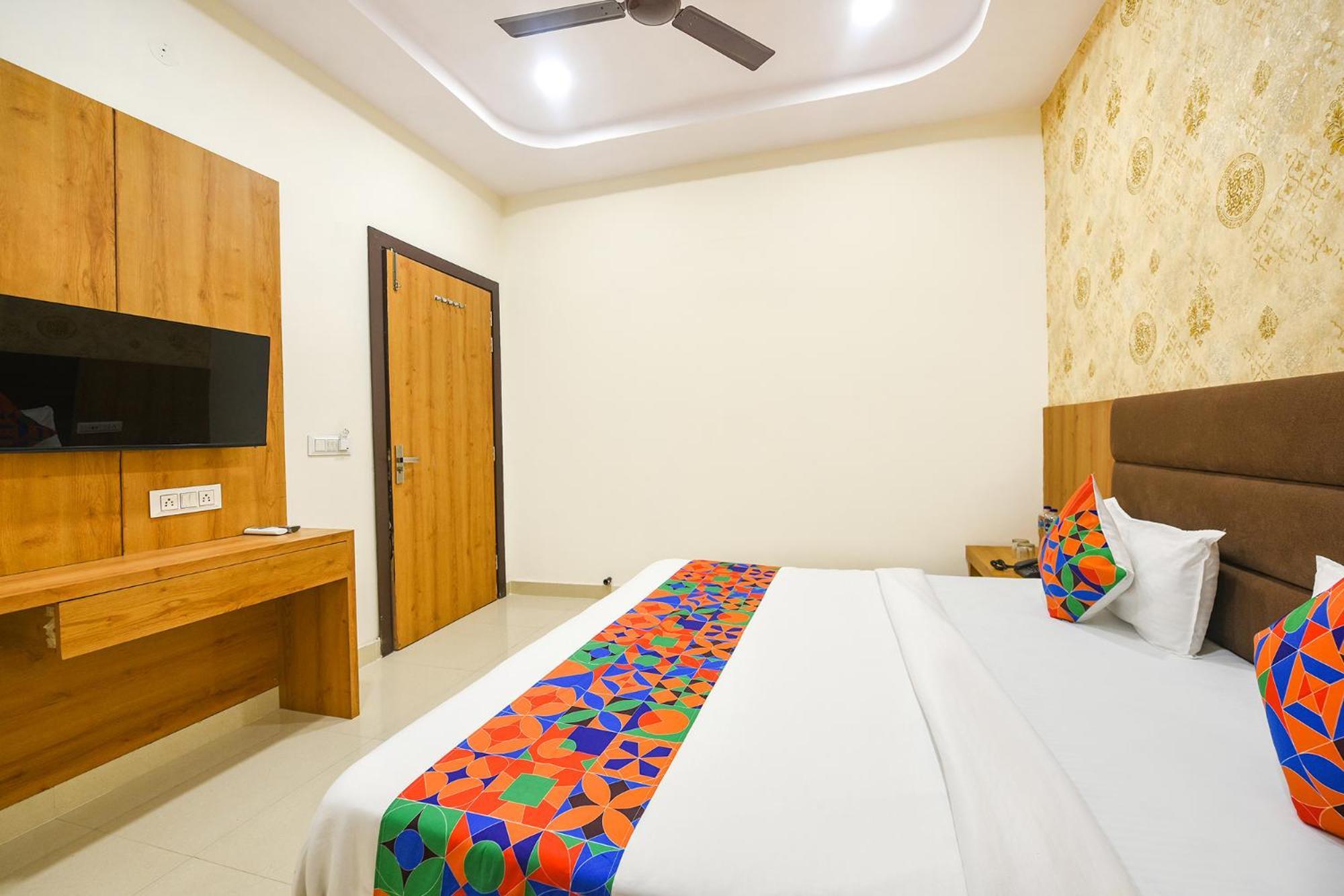 אמריצר Fabhotel Golden Tree מראה חיצוני תמונה