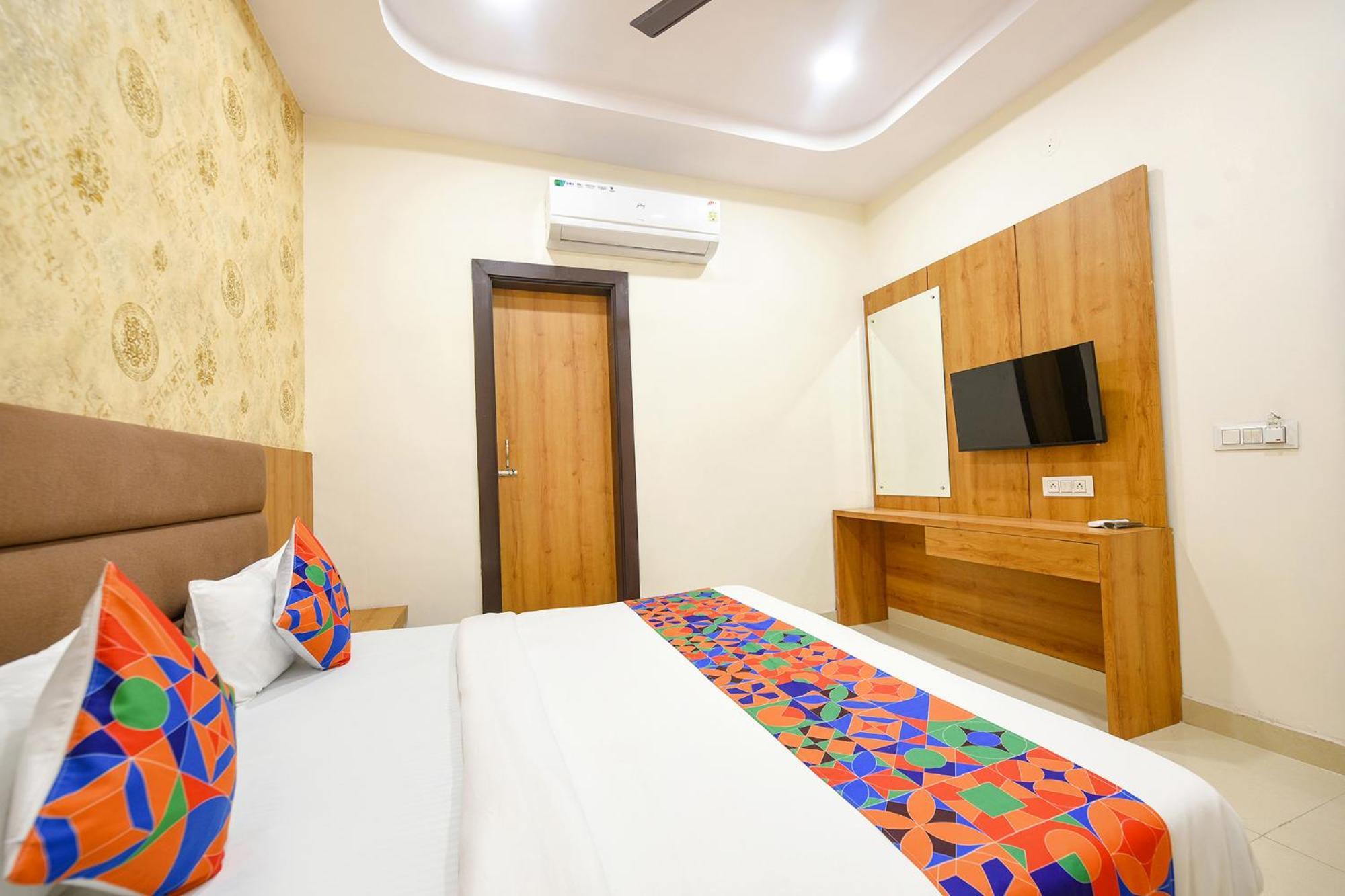 אמריצר Fabhotel Golden Tree מראה חיצוני תמונה