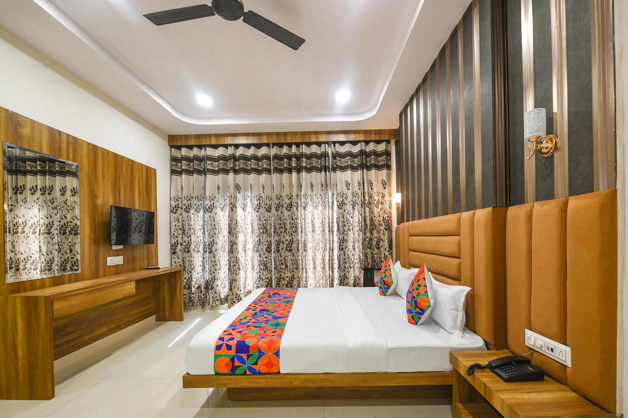אמריצר Fabhotel Golden Tree מראה חיצוני תמונה