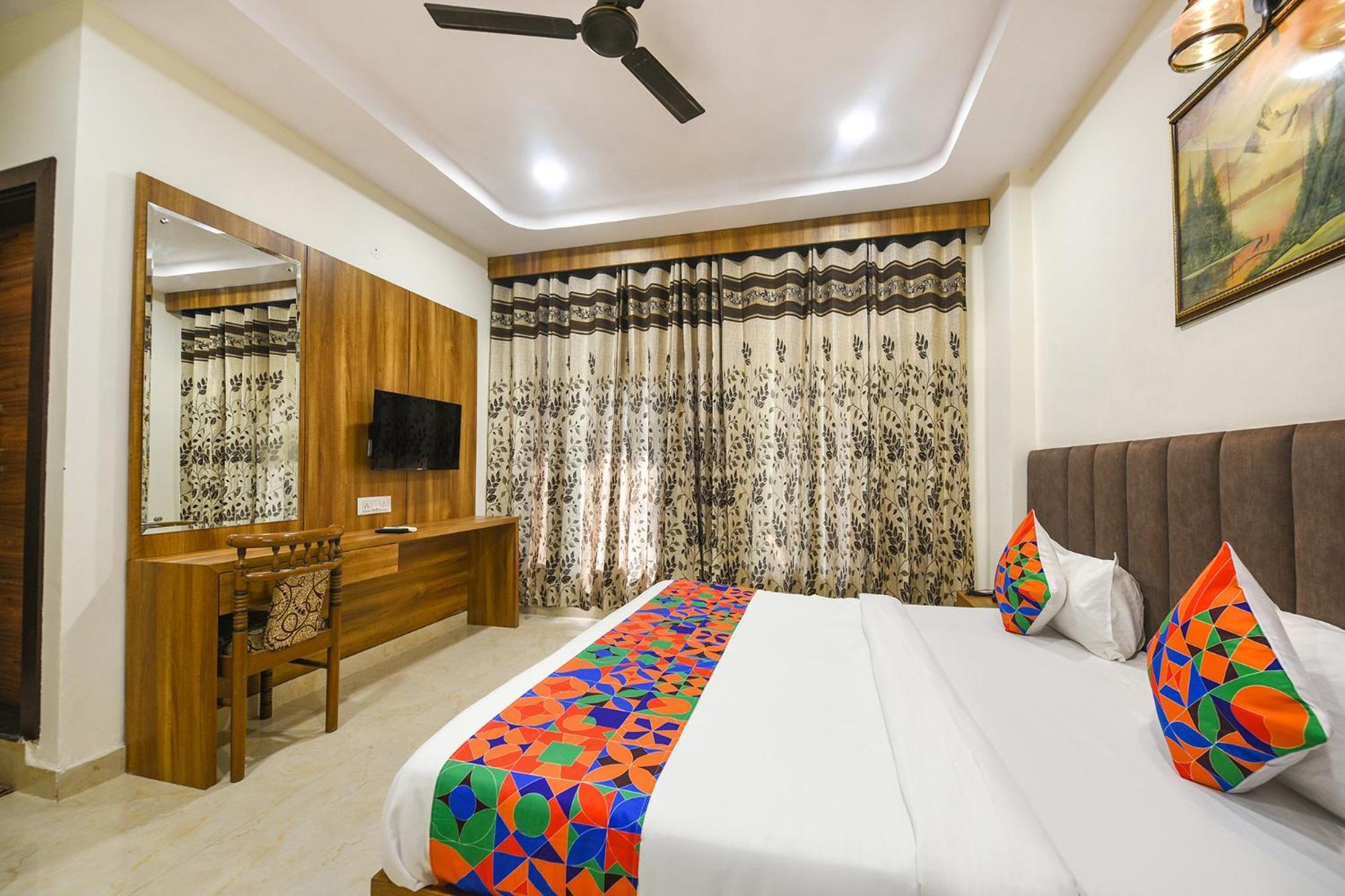 אמריצר Fabhotel Golden Tree מראה חיצוני תמונה