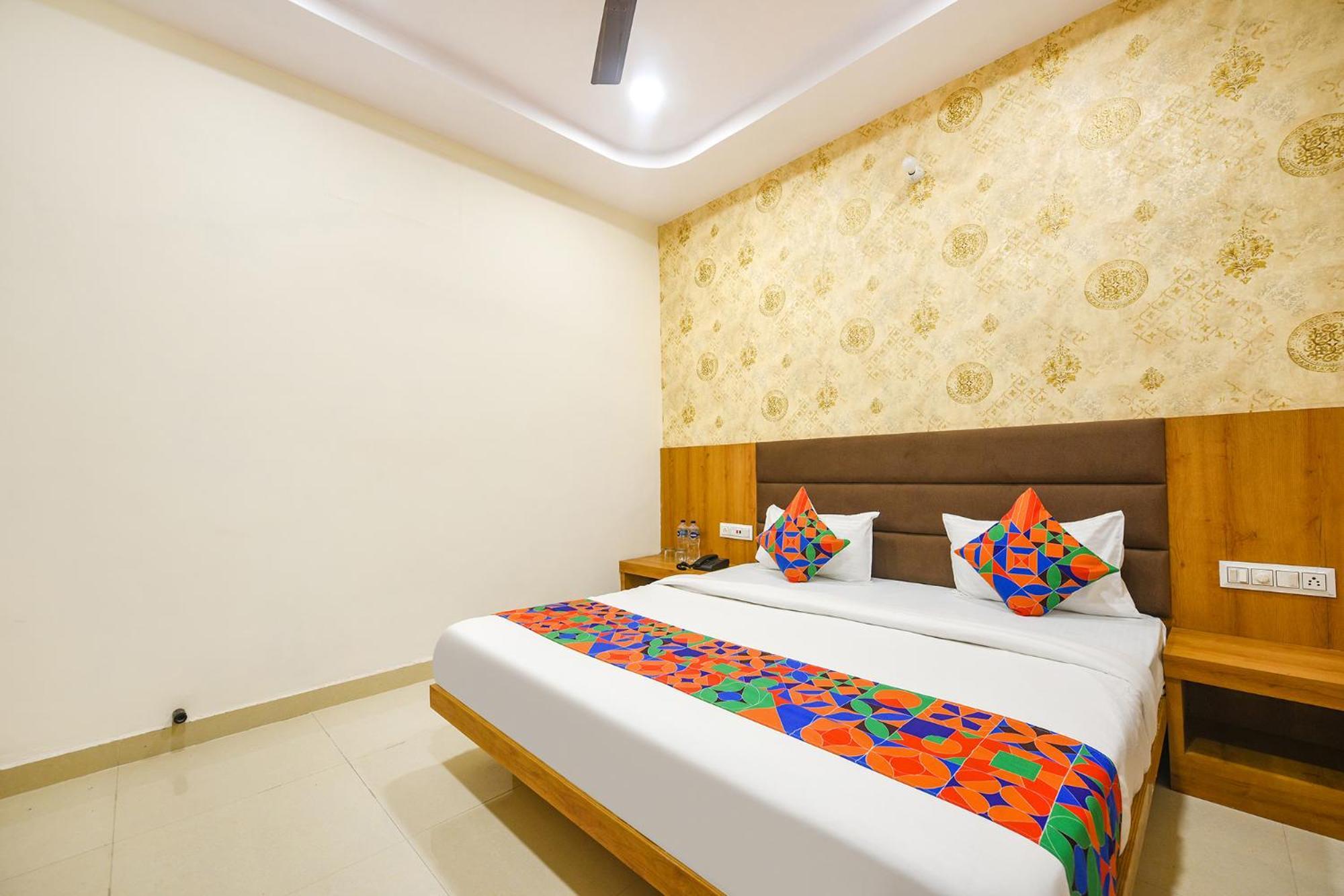 אמריצר Fabhotel Golden Tree מראה חיצוני תמונה